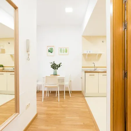 Mitjana By Ele Málaga